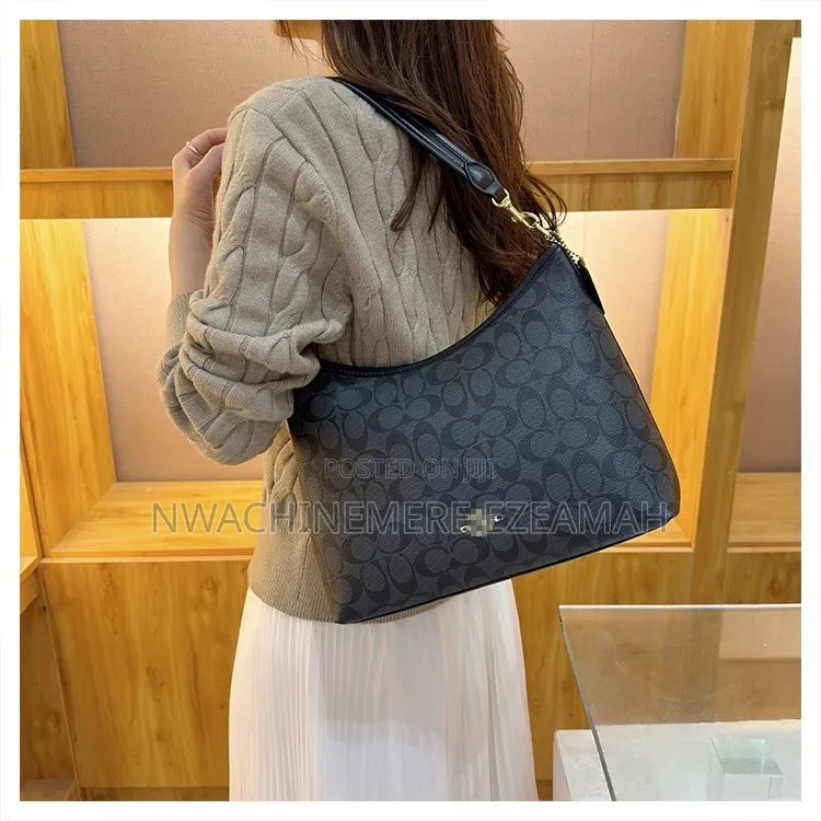 Quality Leather Patterned Crossbody Handbag With Adjustable Strap