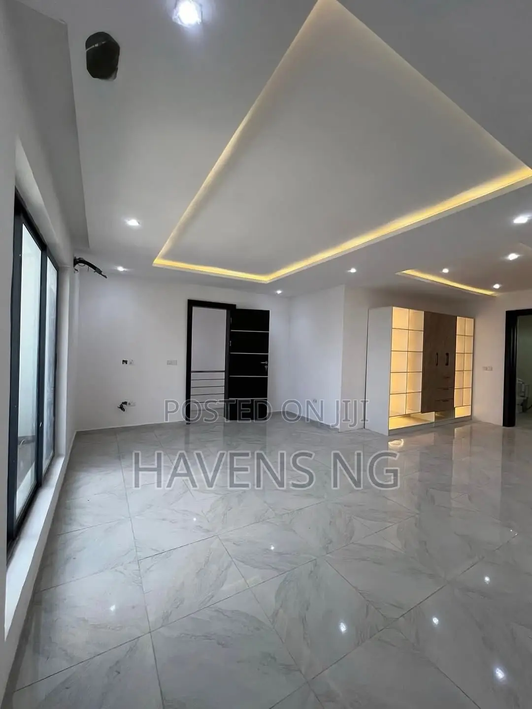 4bdrm Duplex in Ologolo for sale