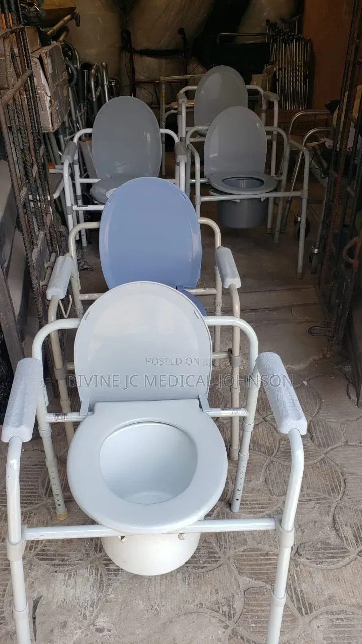 Commod Chair