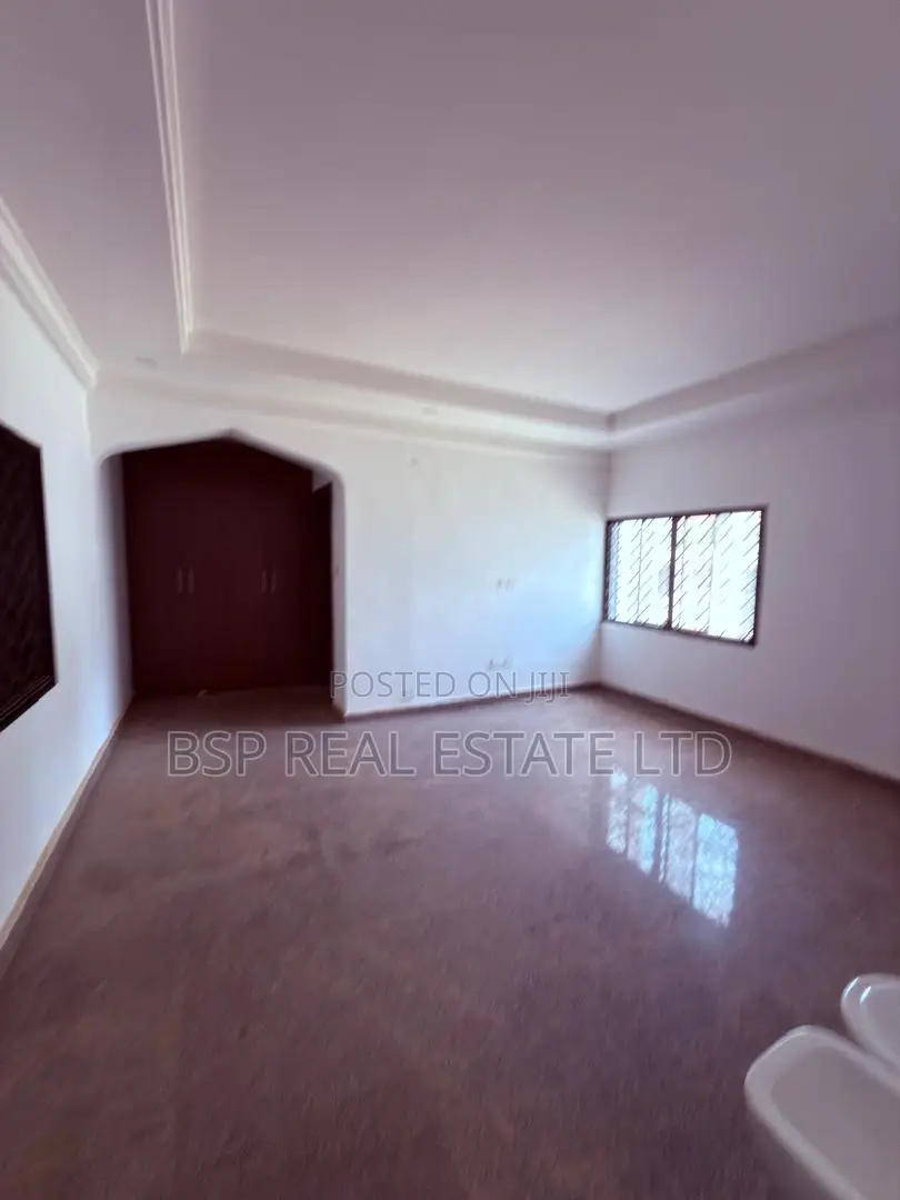 6 Bedroom Duplex With Bq