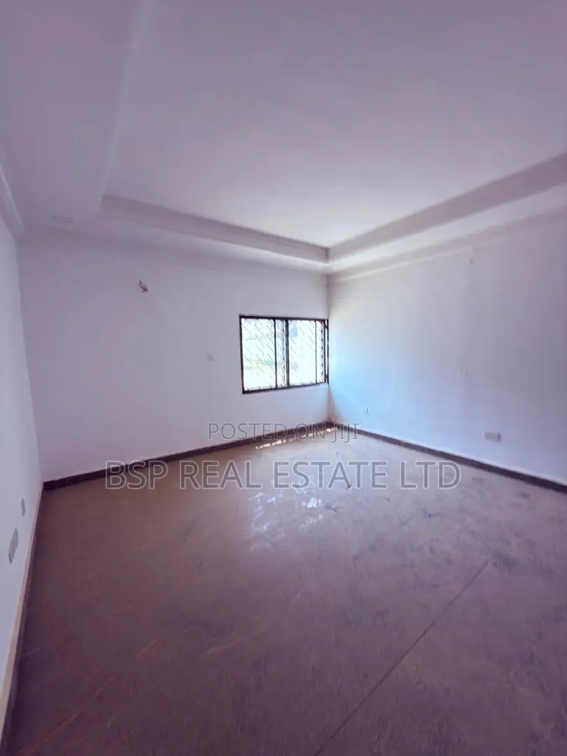 6 Bedroom Duplex With Bq