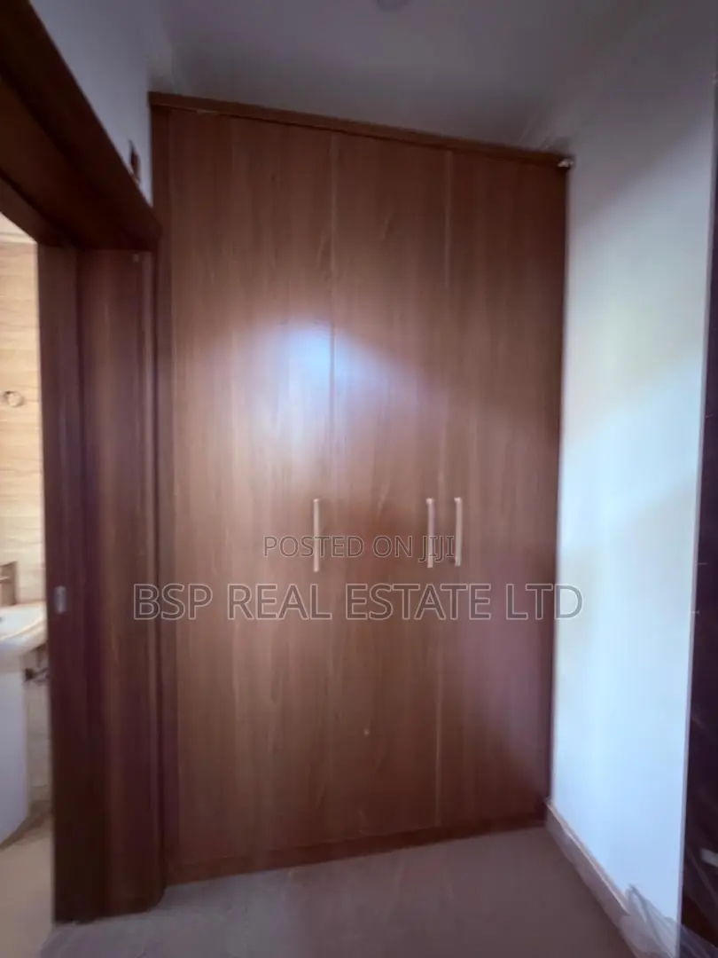 6 Bedroom Duplex With Bq