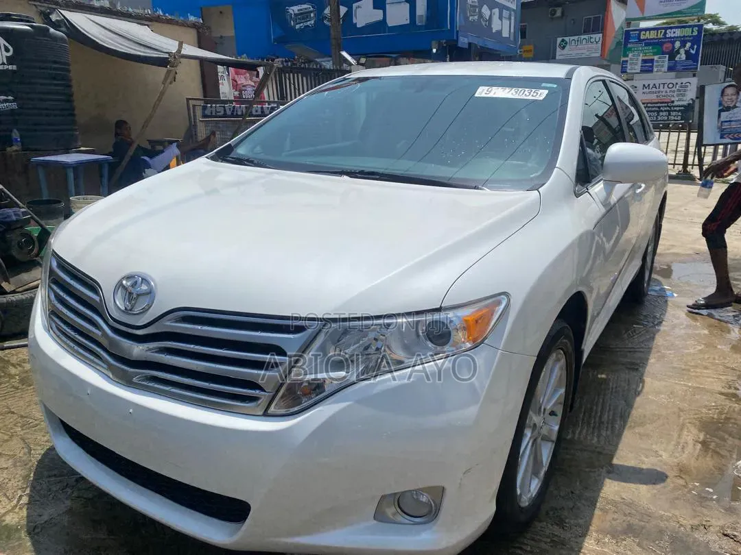 Toyota Venza LE 2009 White