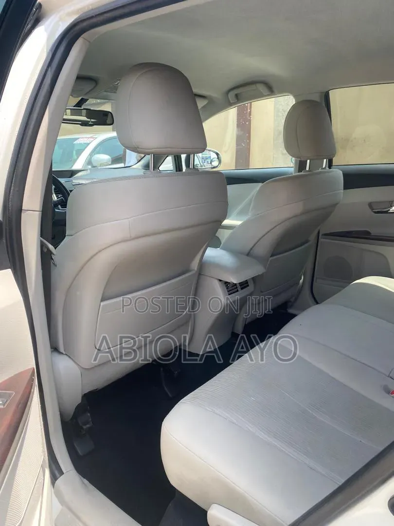 Toyota Venza LE 2009 White