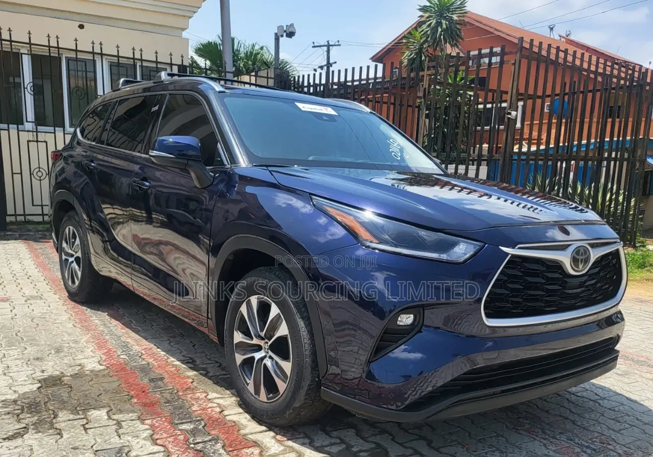 Toyota Highlander XLE FWD 2020 Blue