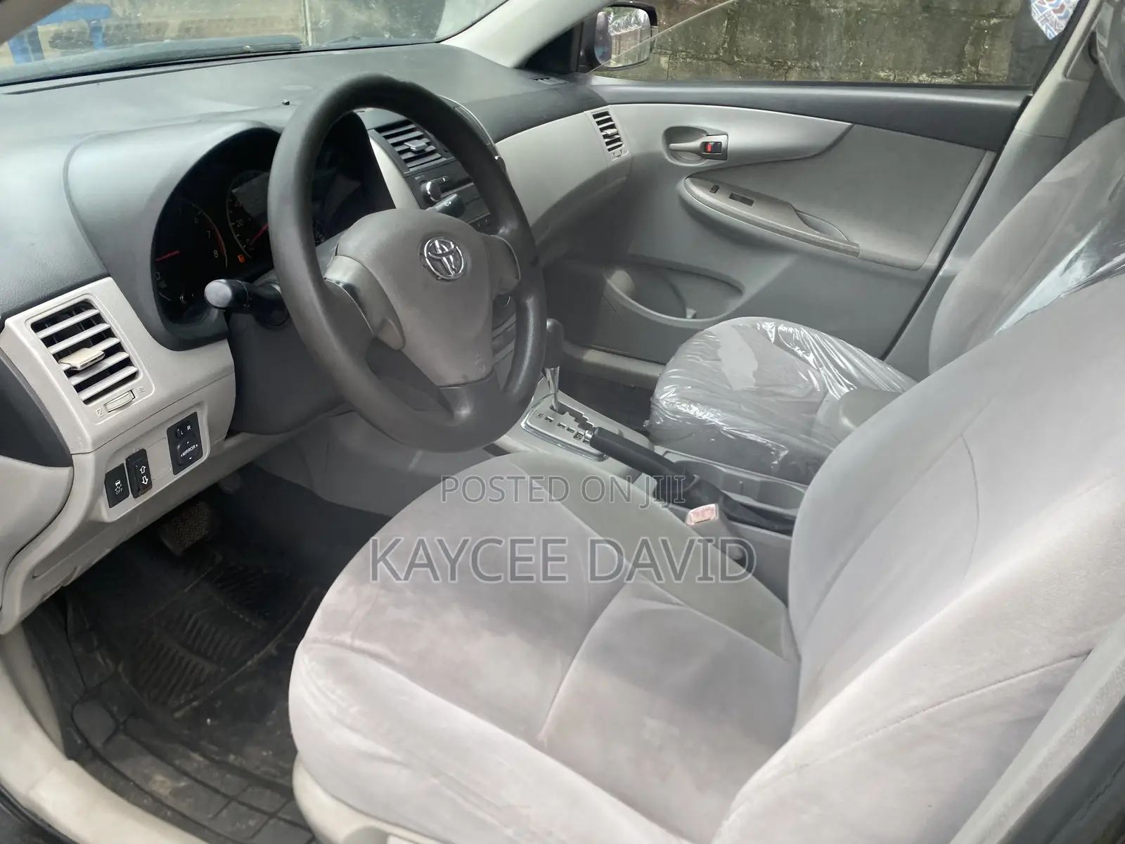 Toyota Corolla LE 4dr Sedan (1.8L 4cyl 4A) 2012 Black