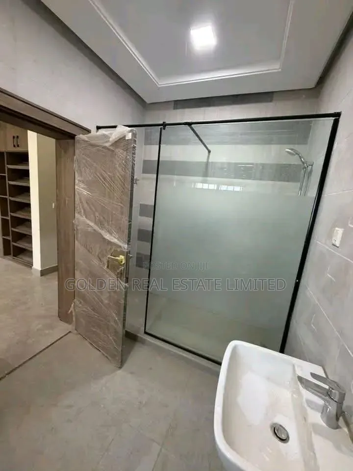4bdrm Duplex in Guzape District for sale