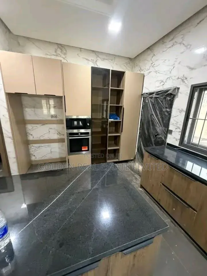4bdrm Duplex in Guzape District for sale