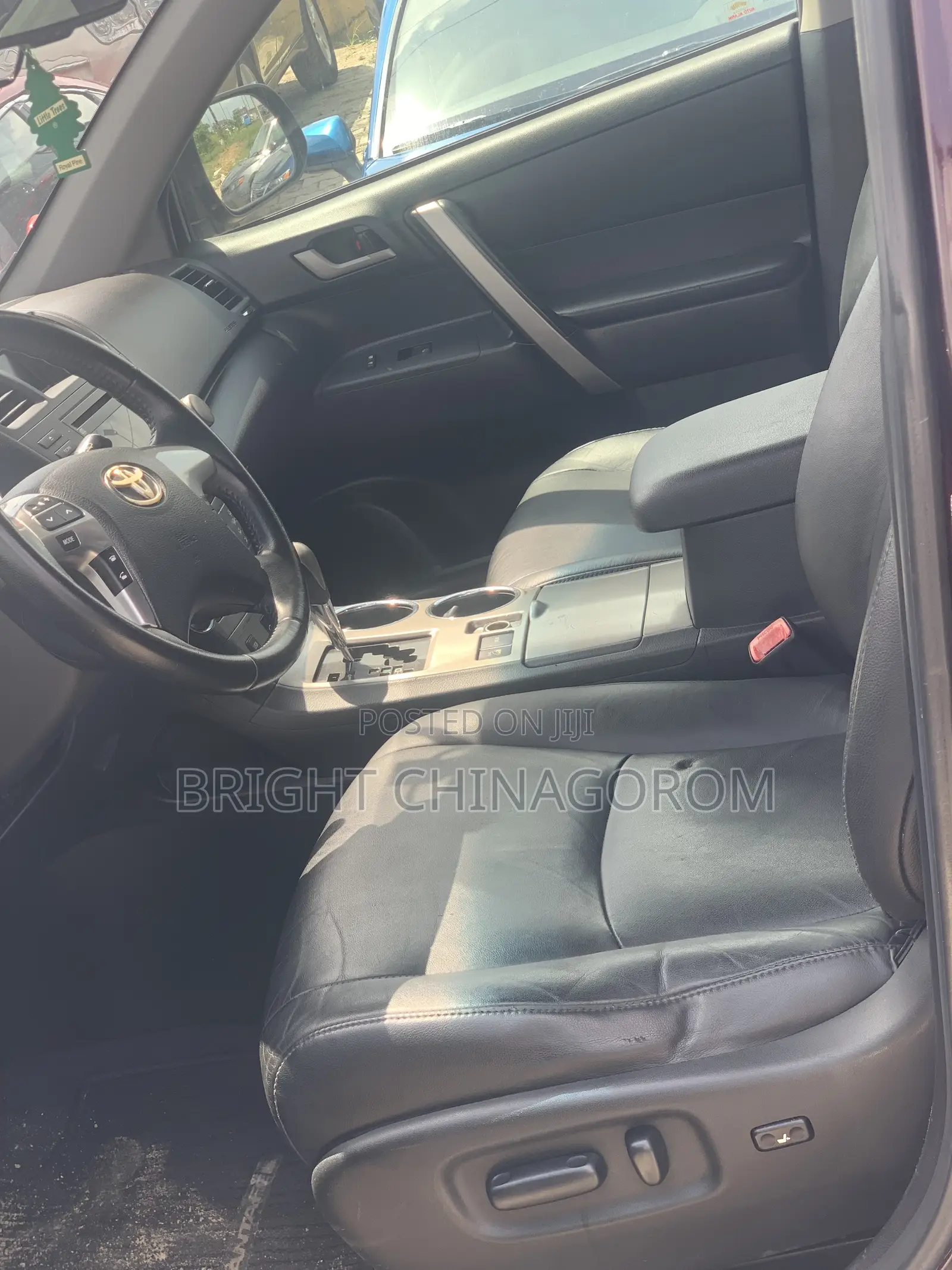 Toyota Highlander SE 2012 Red
