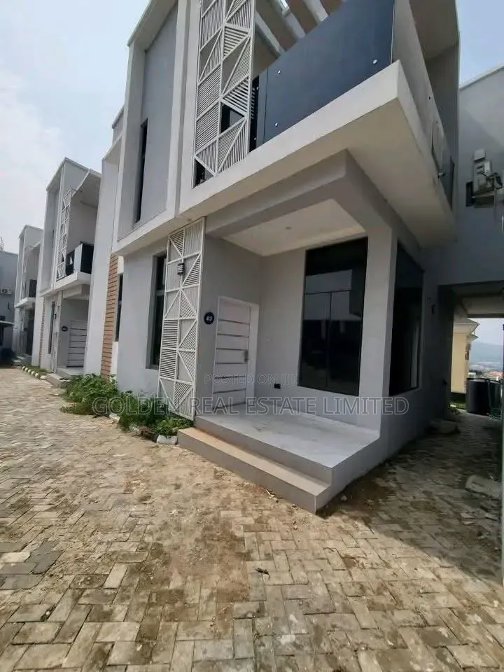 4bdrm Townhouse / Terrace in Asokoro for rent