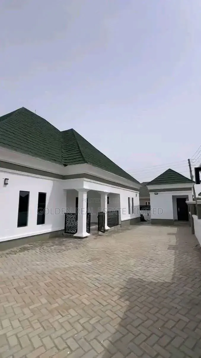 3bdrm Bungalow in Apo District Abuja for sale