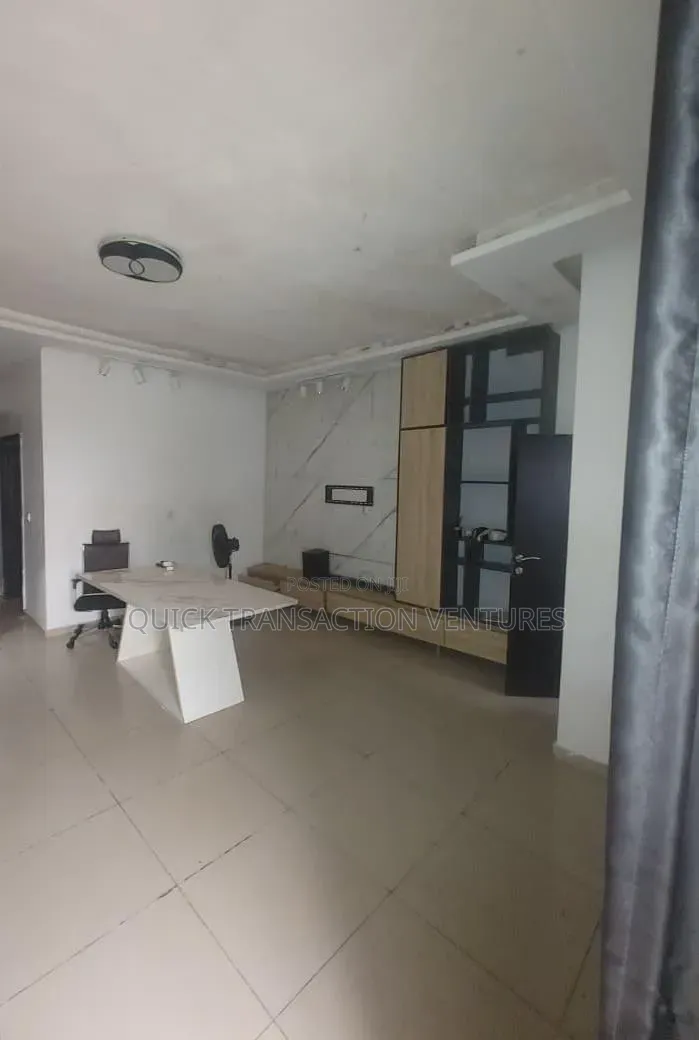 2bdrm Block of Flats in Lekki Phase 1 for rent