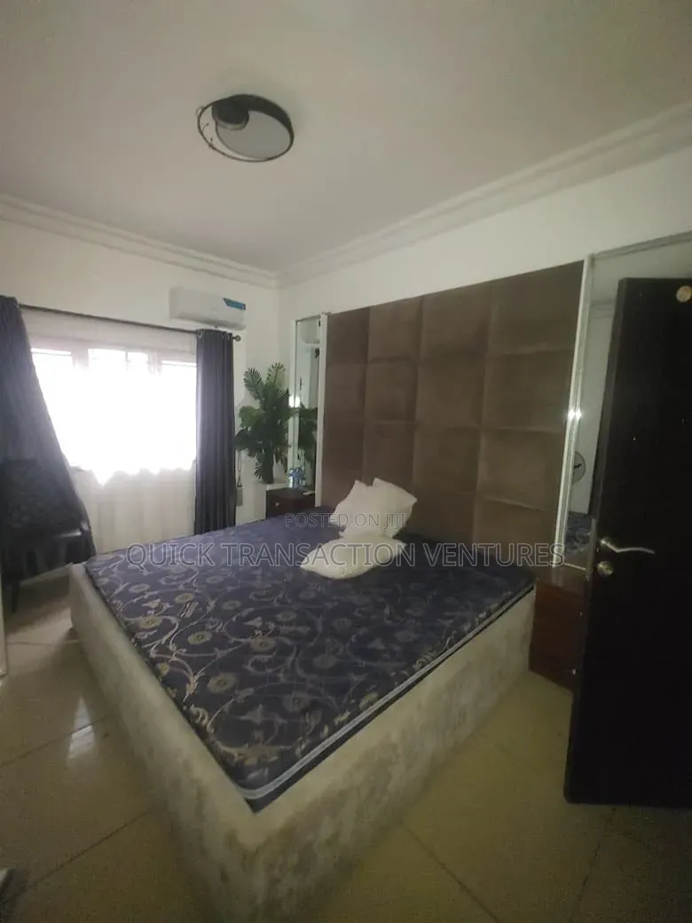 2bdrm Block of Flats in Lekki Phase 1 for rent