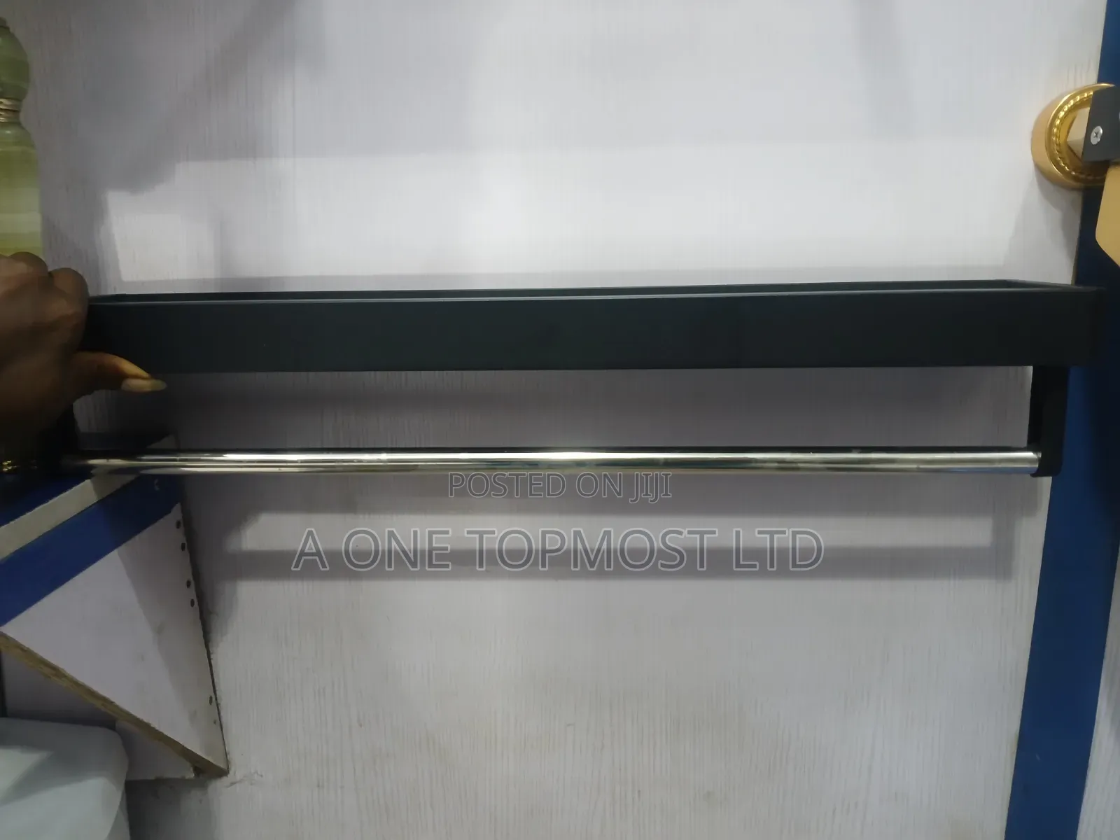 Shelf With Rail (60cm)
