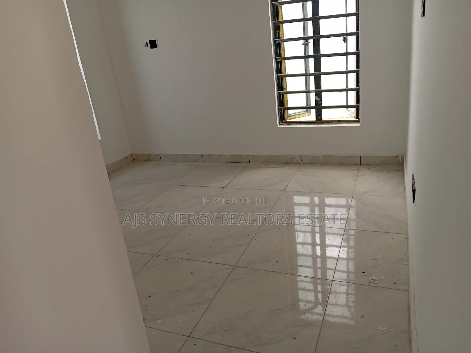 4bdrm Townhouse/Terrace in Thomas Estate for sale
