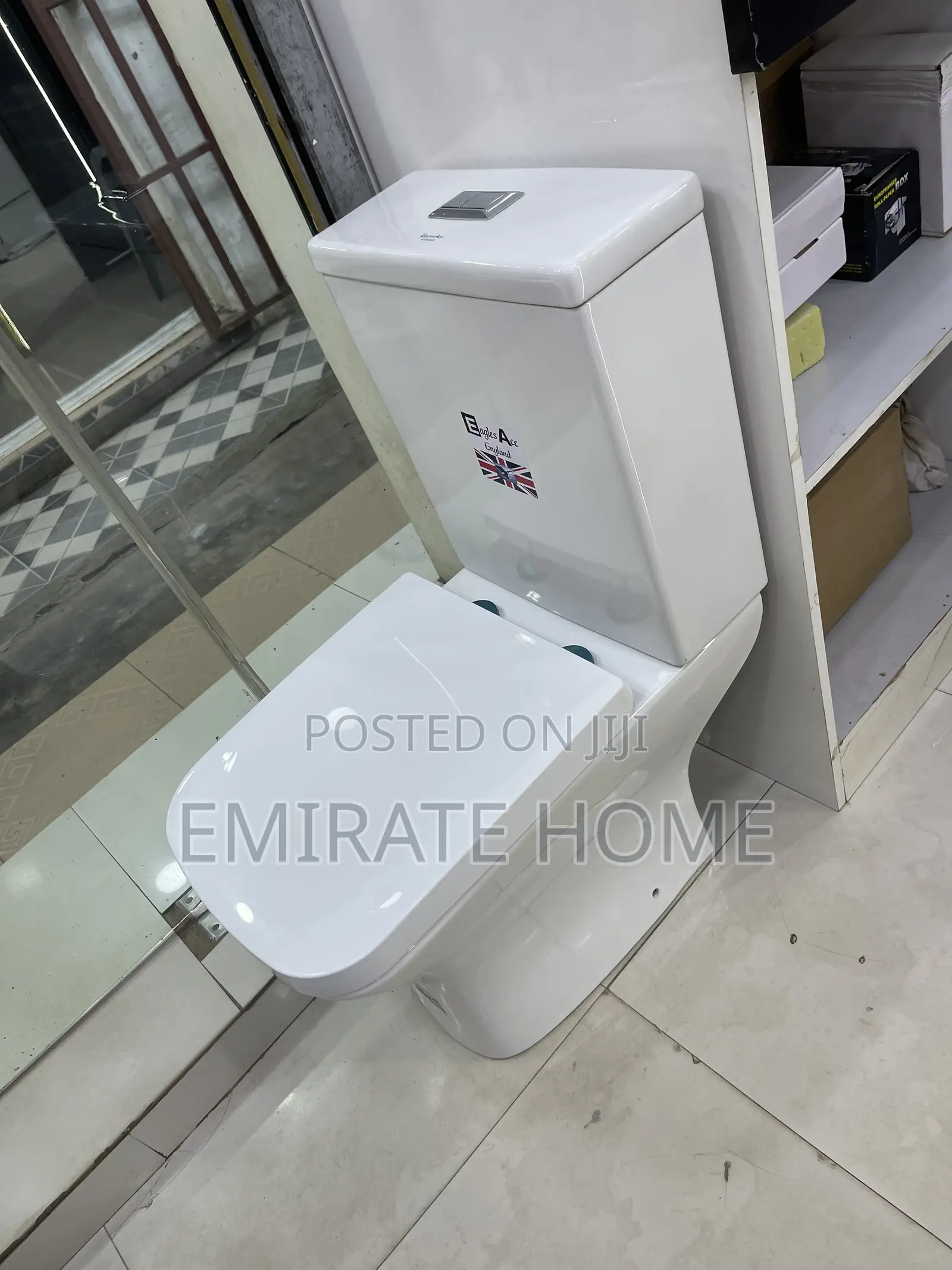 Special Toilet With Wash Hand Basin