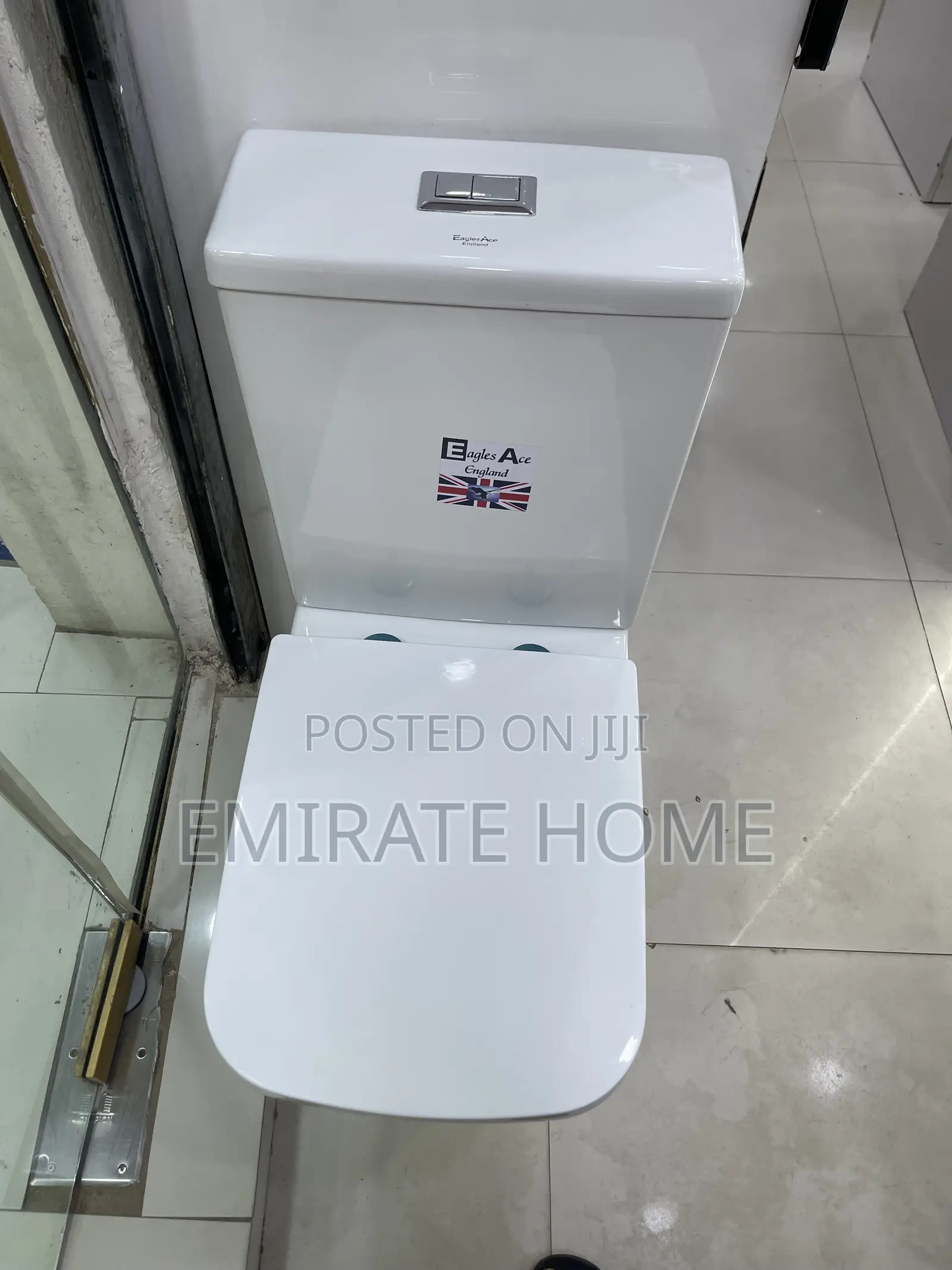 Special Toilet With Wash Hand Basin