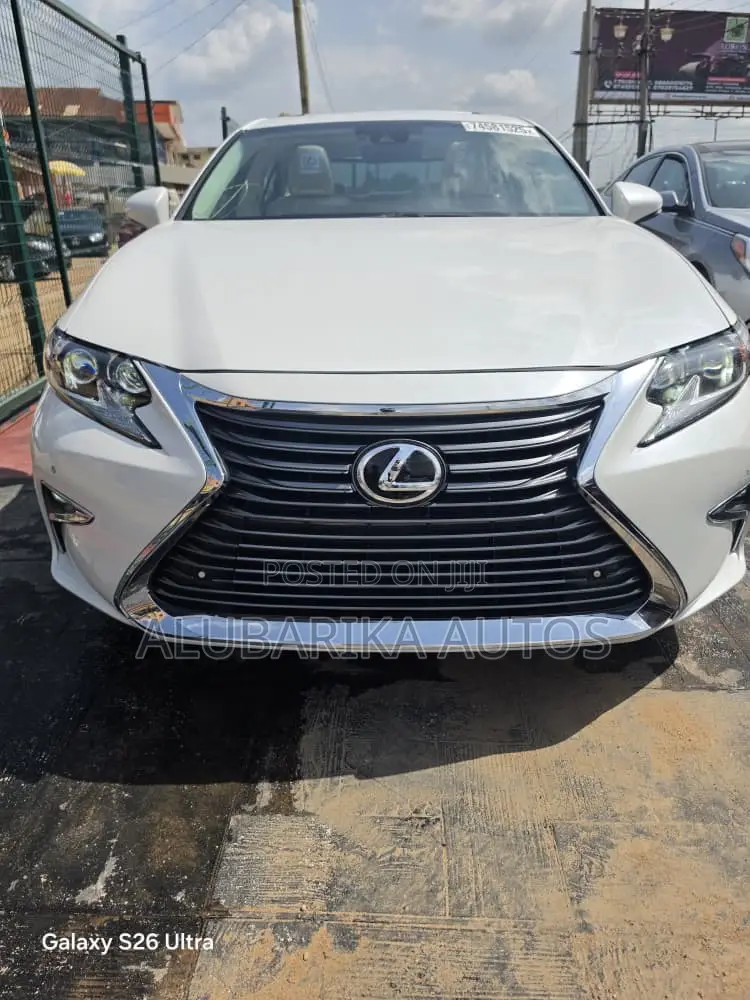 Lexus ES 2016 White