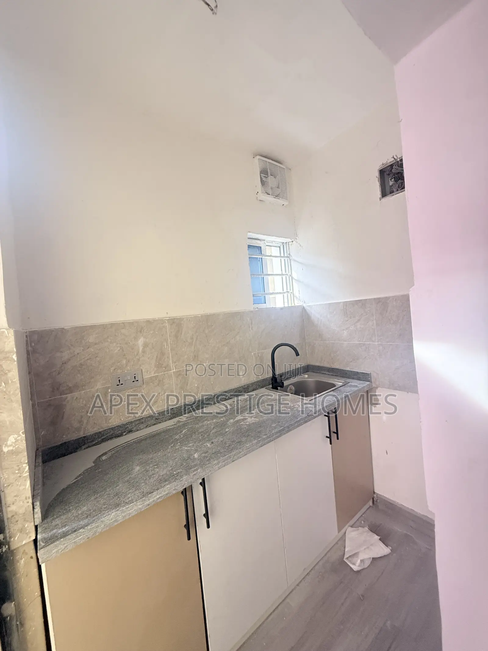 Studio Apartment in Onike Iwaya for sale