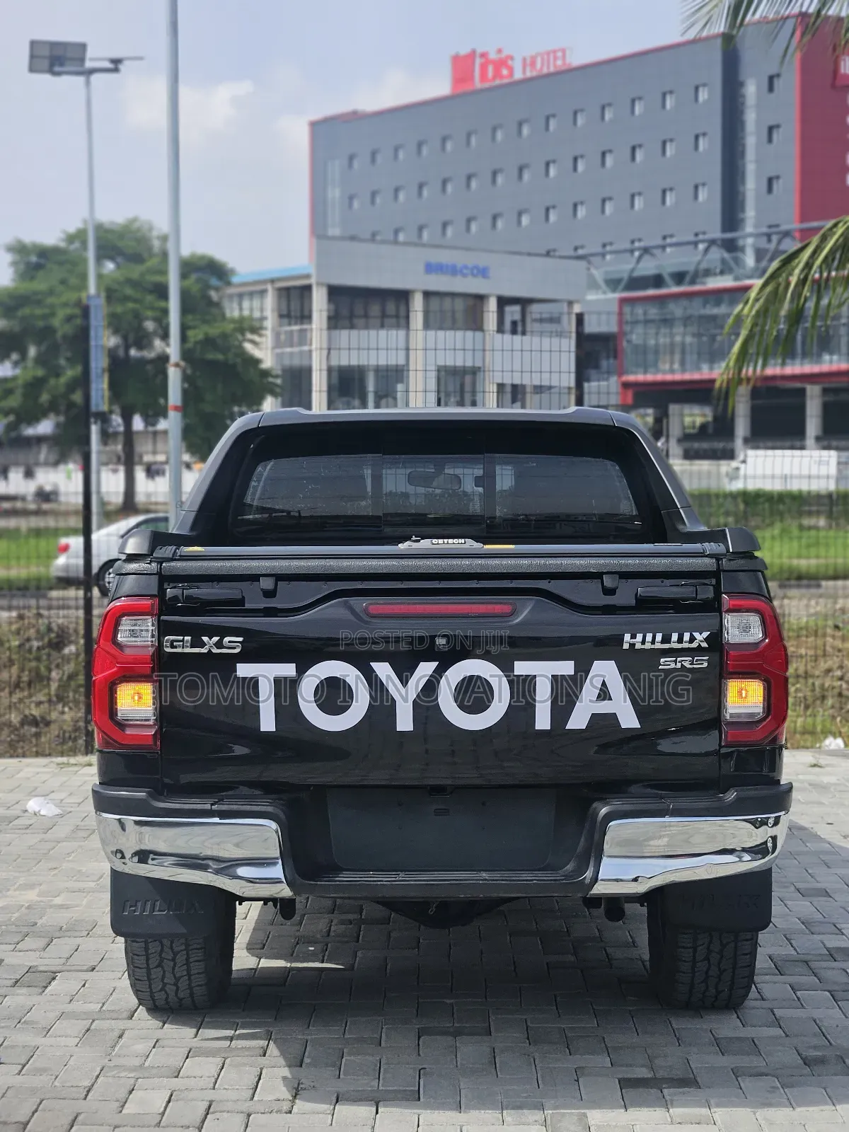 Toyota Hilux 2022 Black