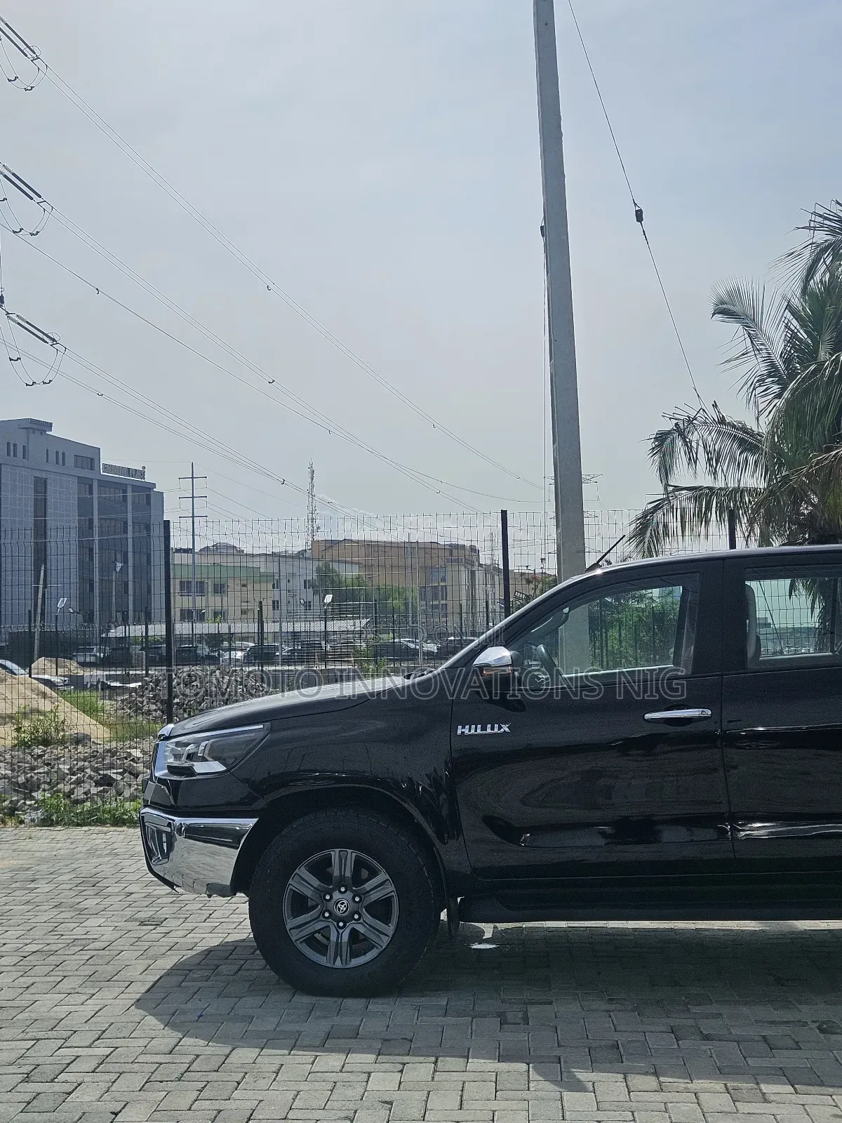Toyota Hilux 2022 Black