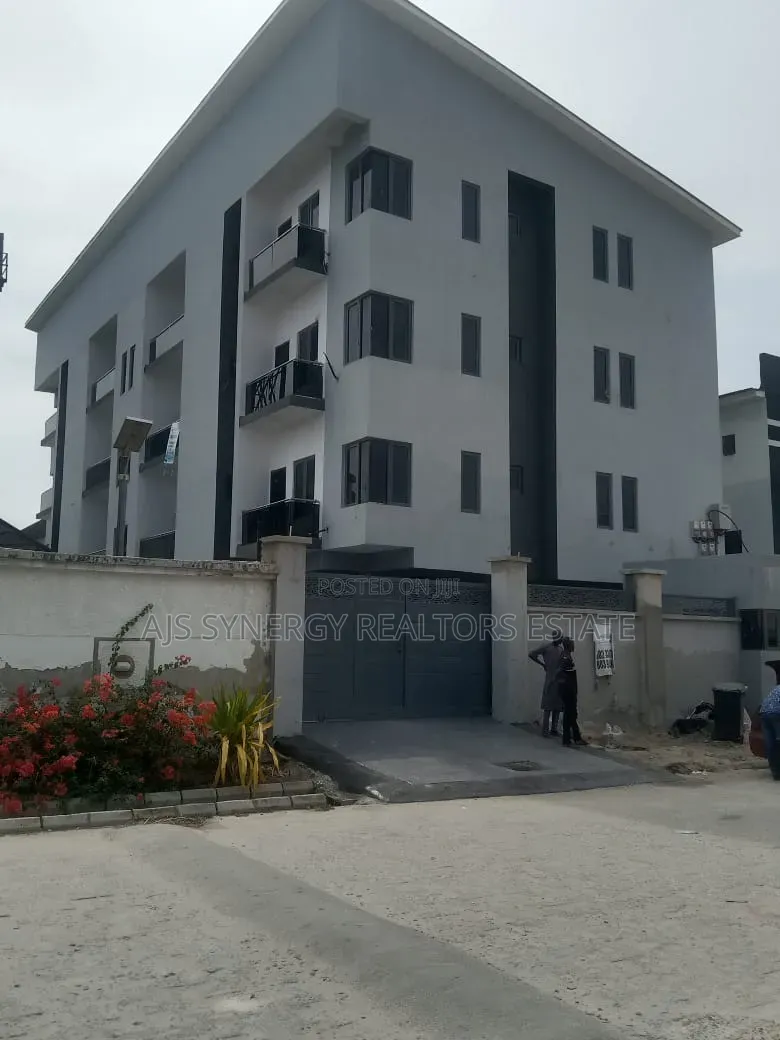 3bdrm Block of Flats in Ikate for sale