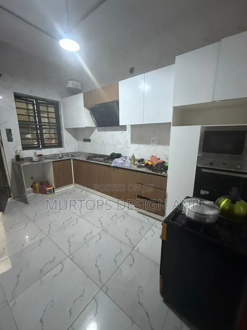 Mini Flat in Lekki Phase 2 for rent