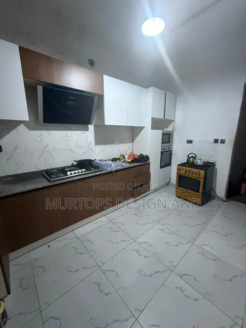 Mini Flat in Lekki Phase 2 for rent