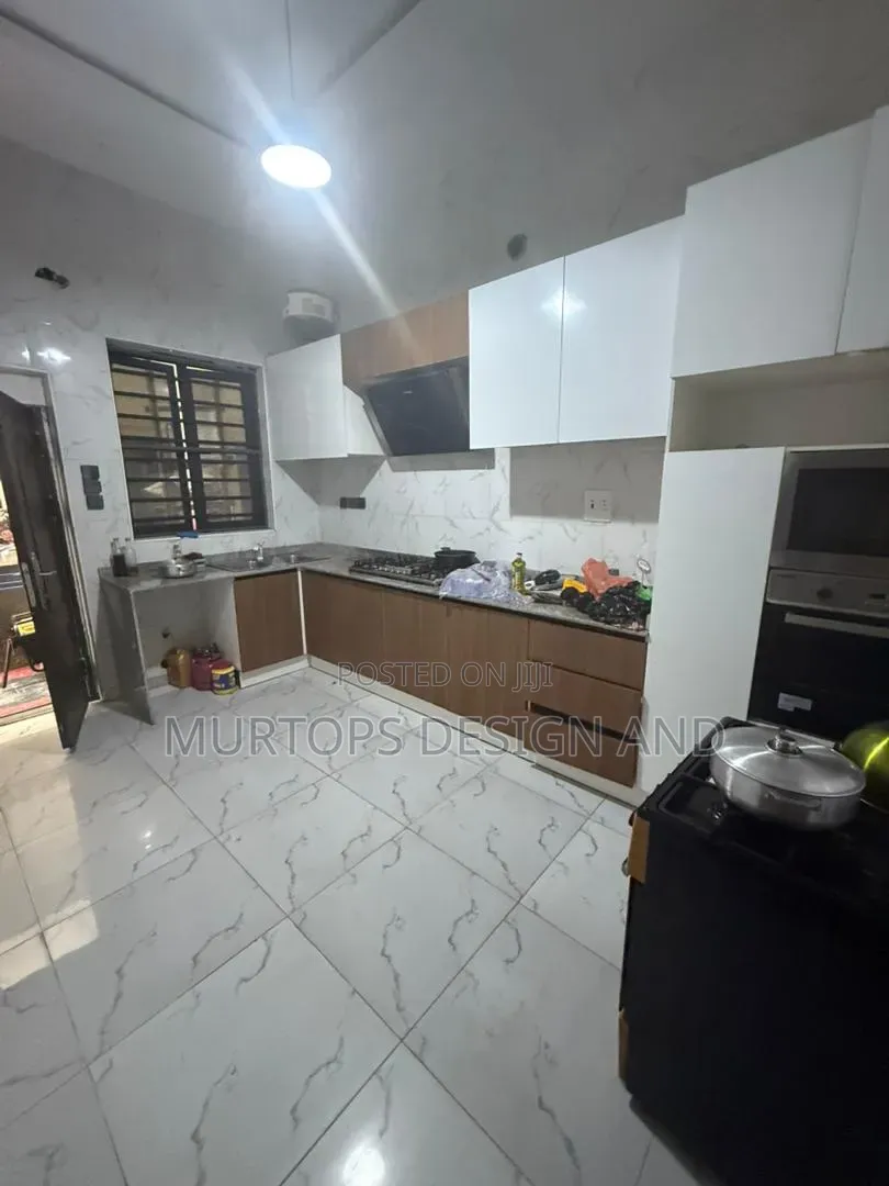 Mini Flat in Lekki Phase 2 for rent
