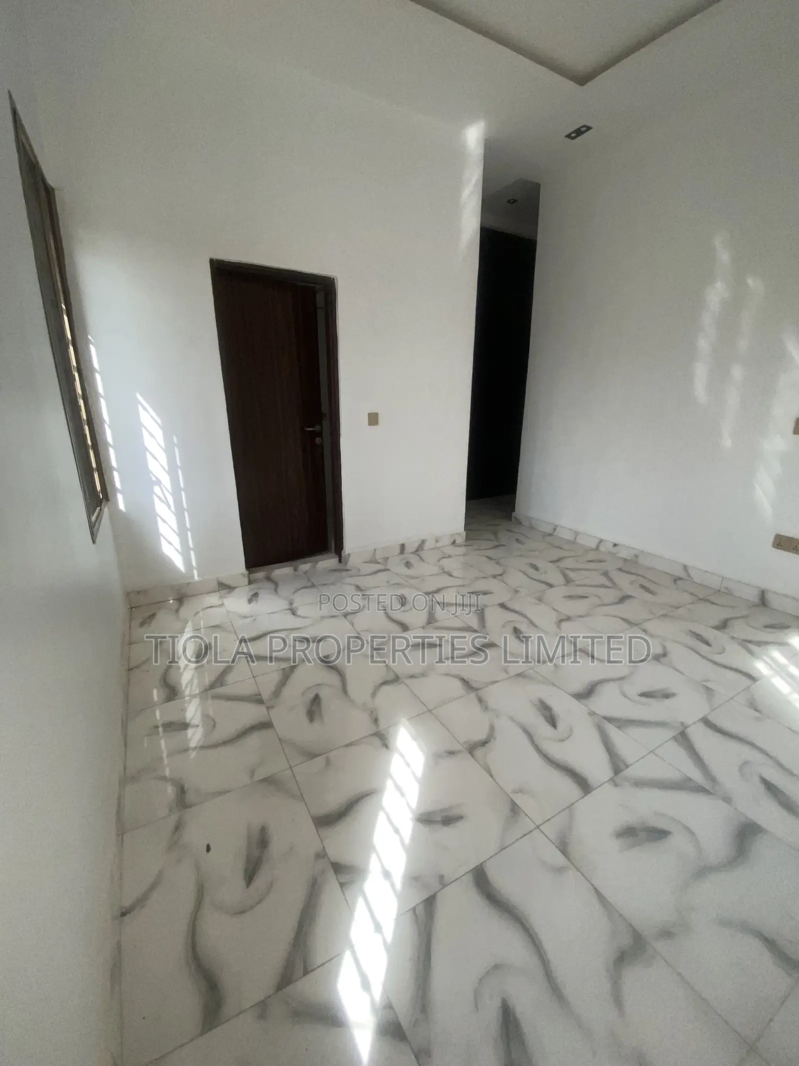 4bdrm Duplex in Summit Estate Phase, Sabon Lugbe for sale