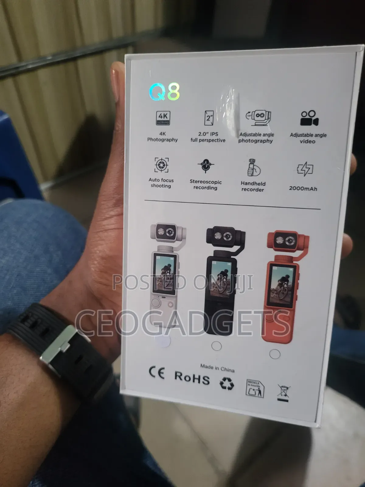 Q8 Ultra Hd Pocket Camera Featuring a 180° Rotating Lens