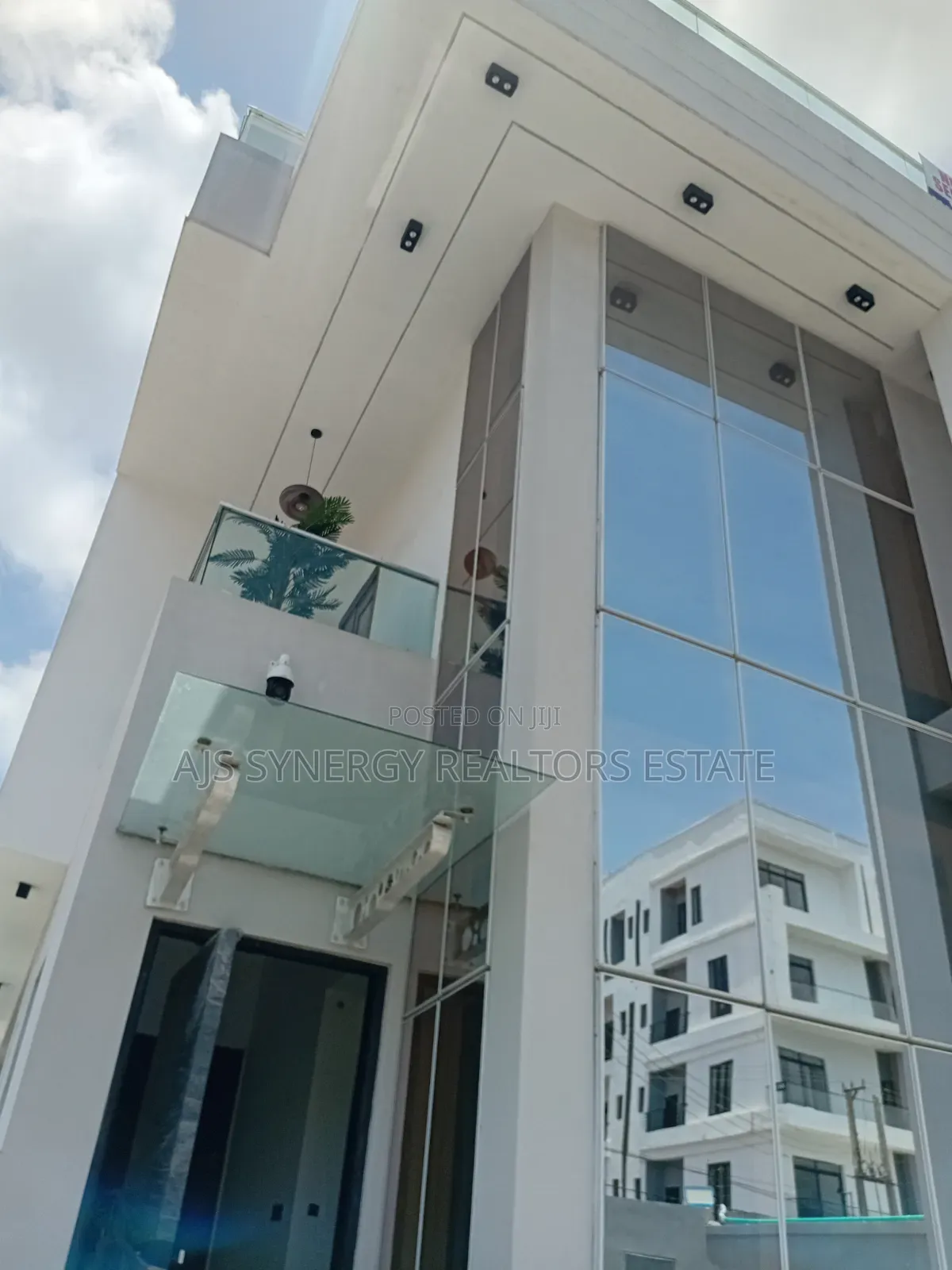 For Sale *5-Bedroom Fully Detached Duplex*