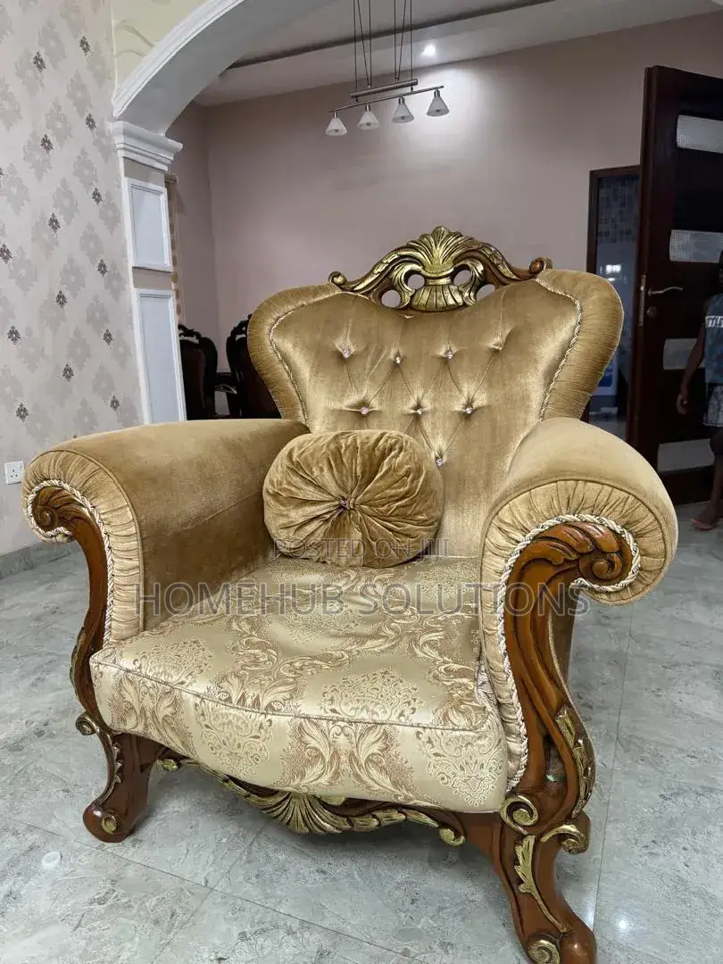 7 Seaters Royal Sofa With Center Table