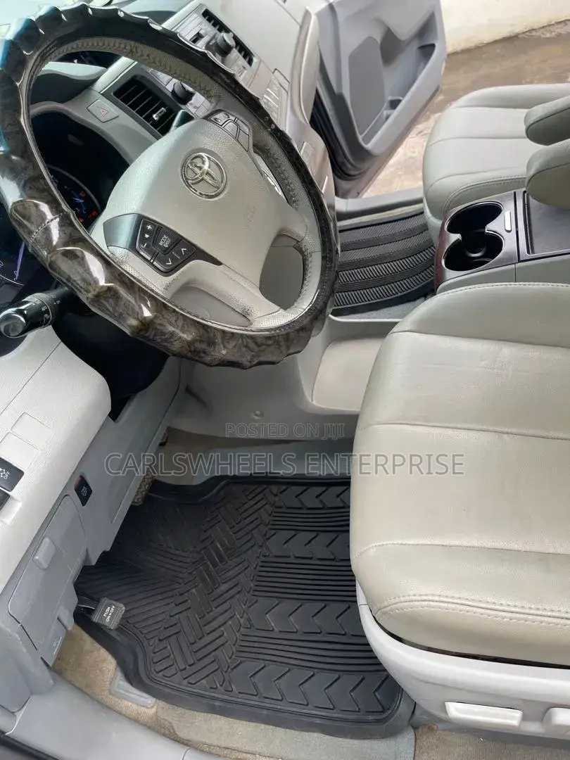 Toyota Sienna XLE 7 Passenger Mobility 2012 Gray
