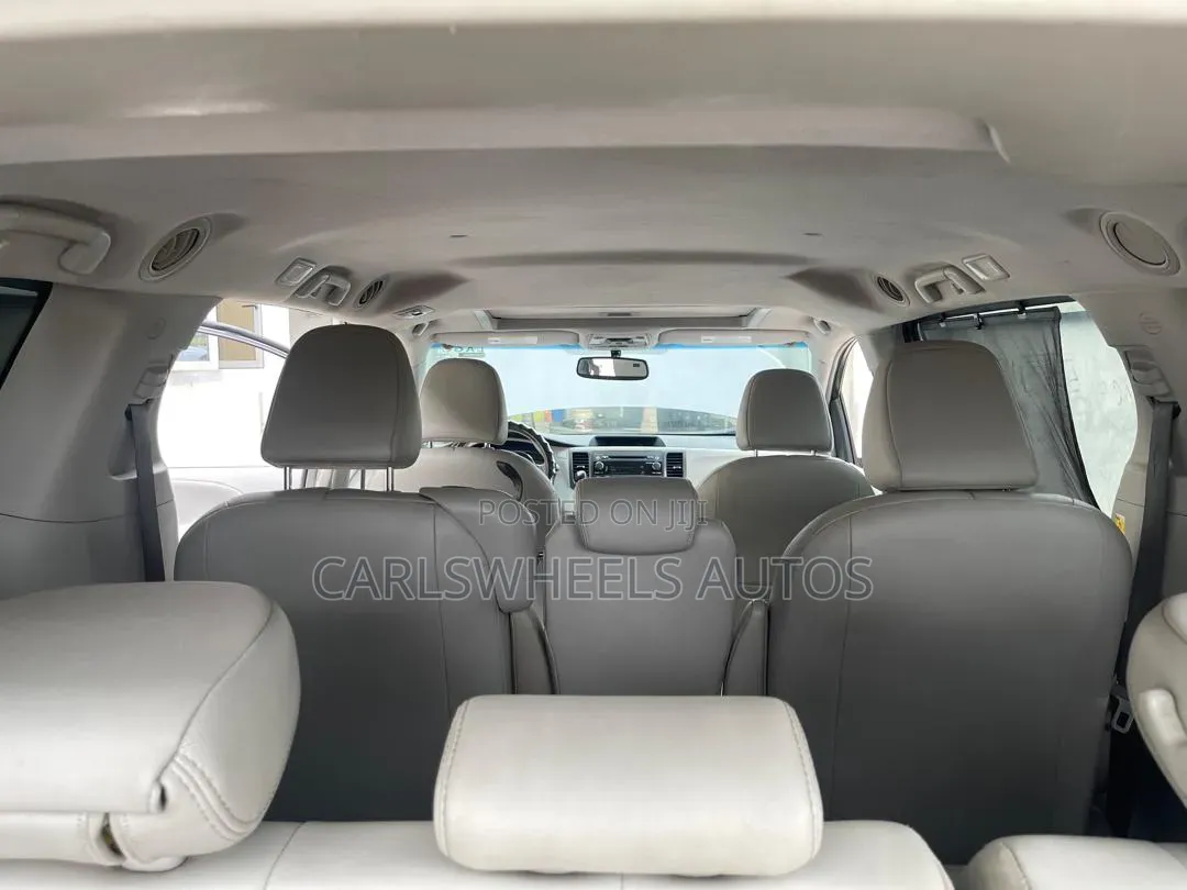 Toyota Sienna XLE 7 Passenger Mobility 2012 Gray