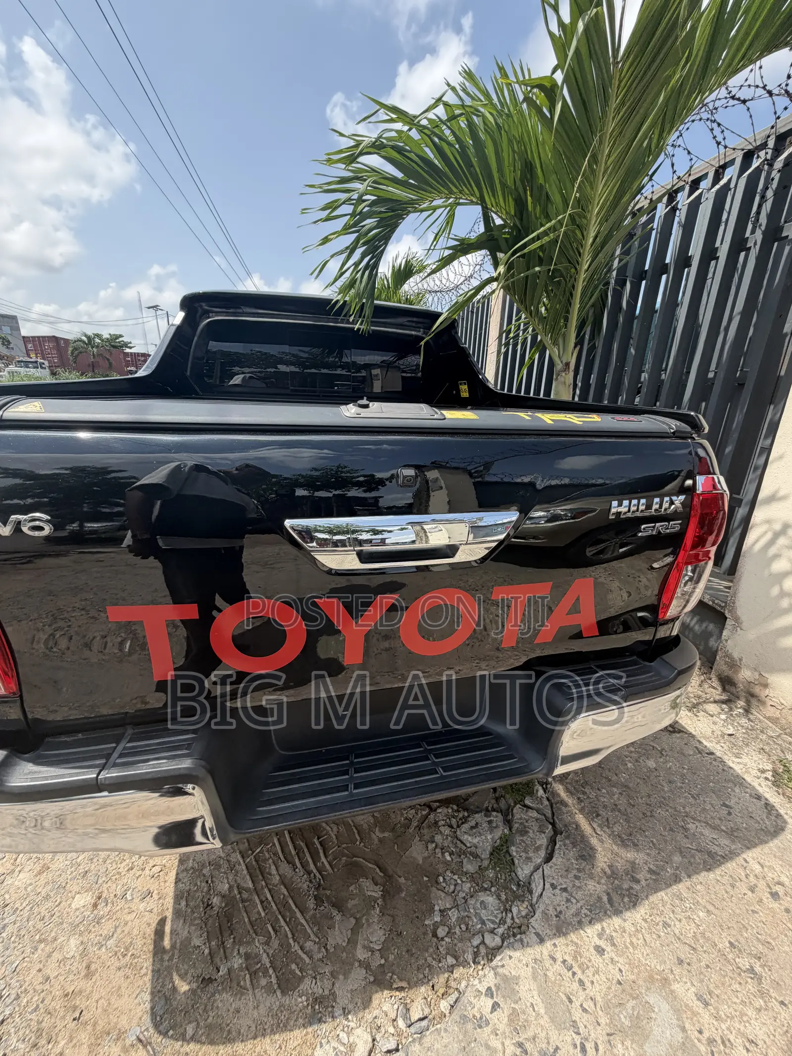 Toyota Hilux 2019 Black