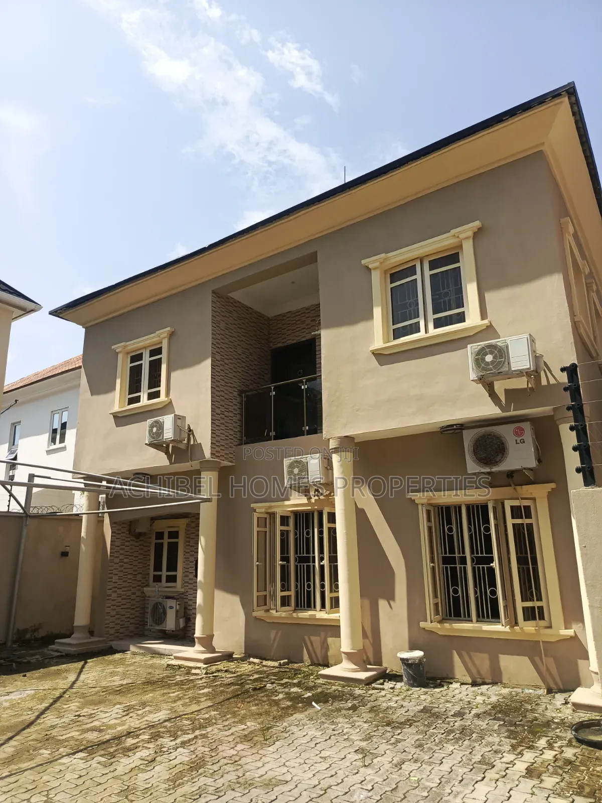 3bdrm Duplex in Ikota Villa for rent