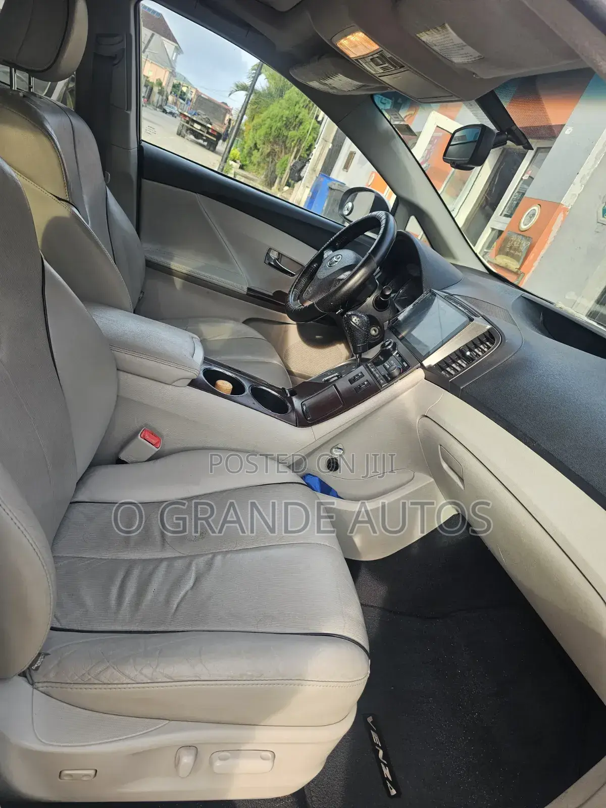 Toyota Venza AWD 2010 White
