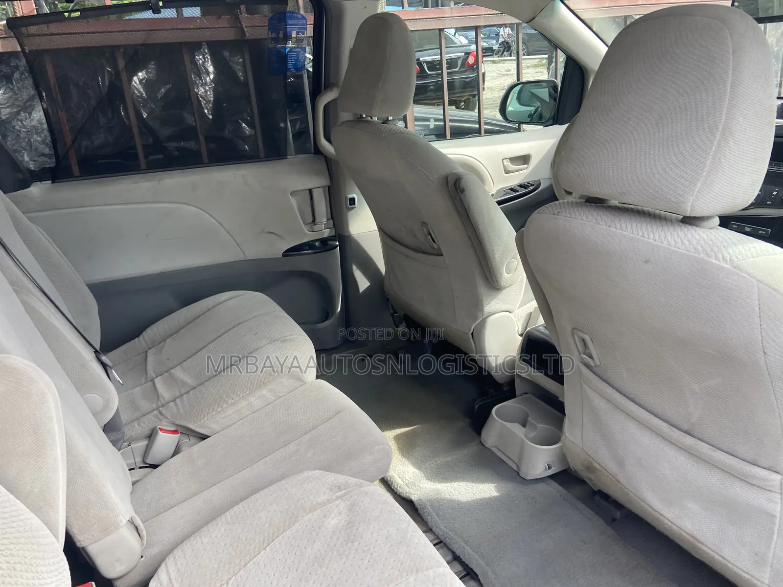 Toyota Sienna SE 8 Passenger 2011 Gray