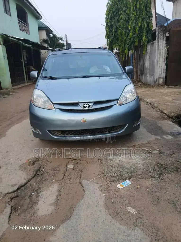 Toyota Sienna 2008