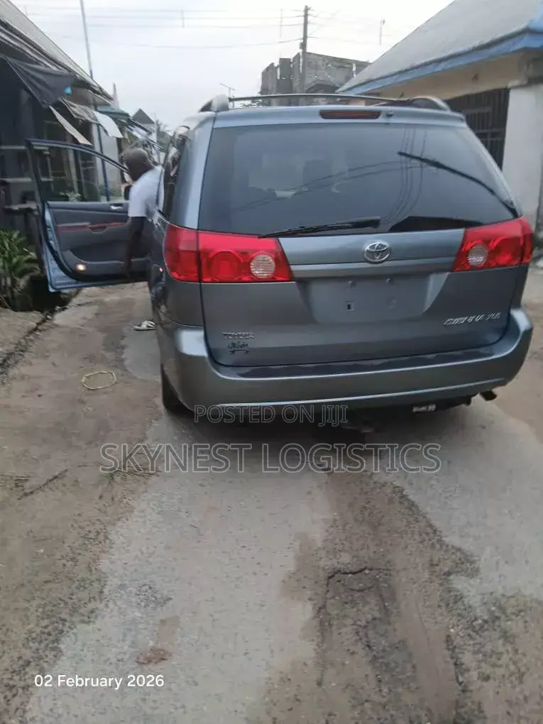 Toyota Sienna 2008