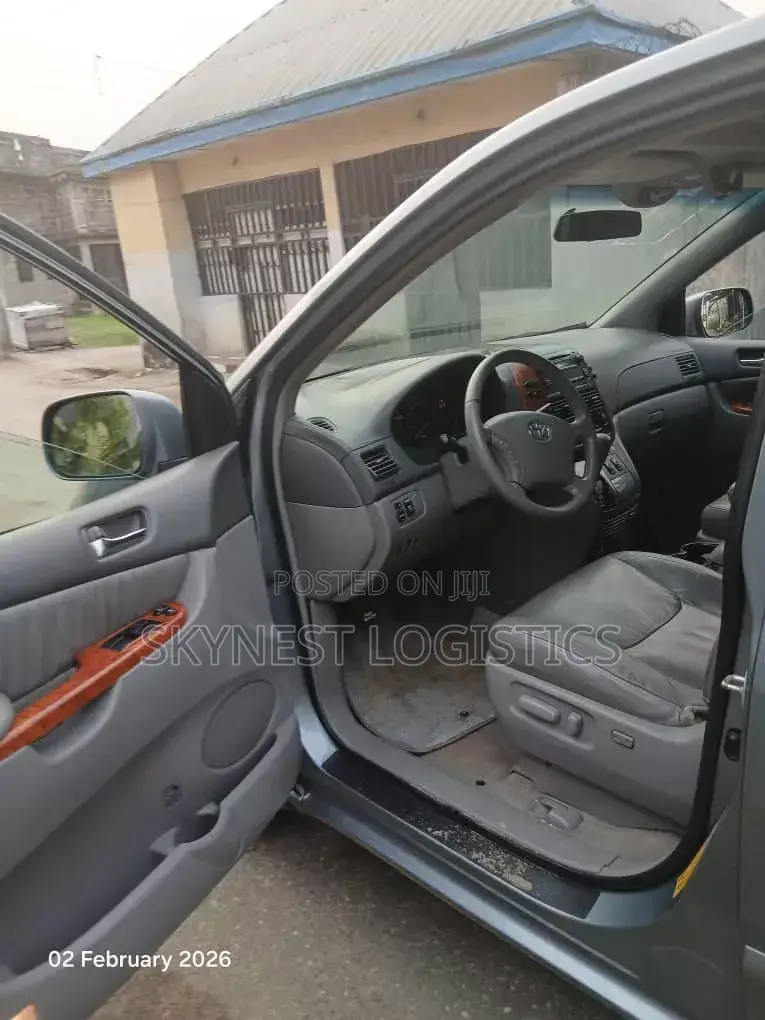 Toyota Sienna 2008
