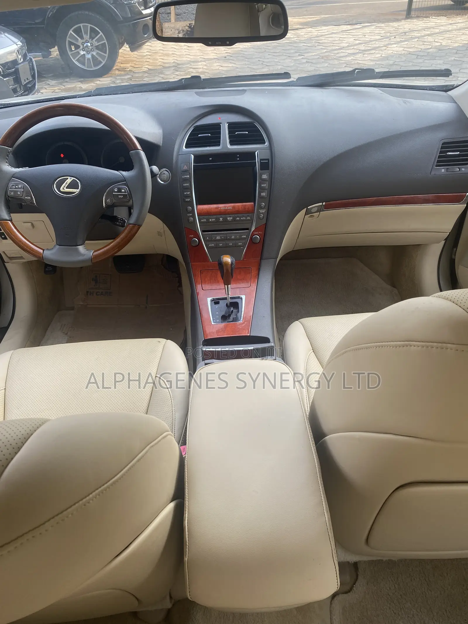 Lexus ES 350 2011 Gold