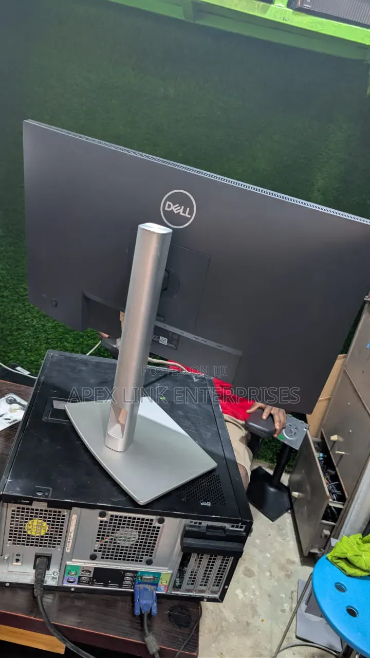 24 Inches Dell Professional Ips Frameless Monitor