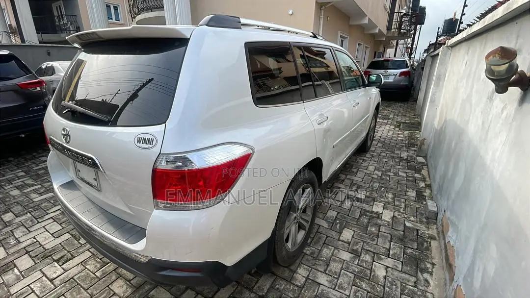 Toyota Highlander Limited 2012 Off white