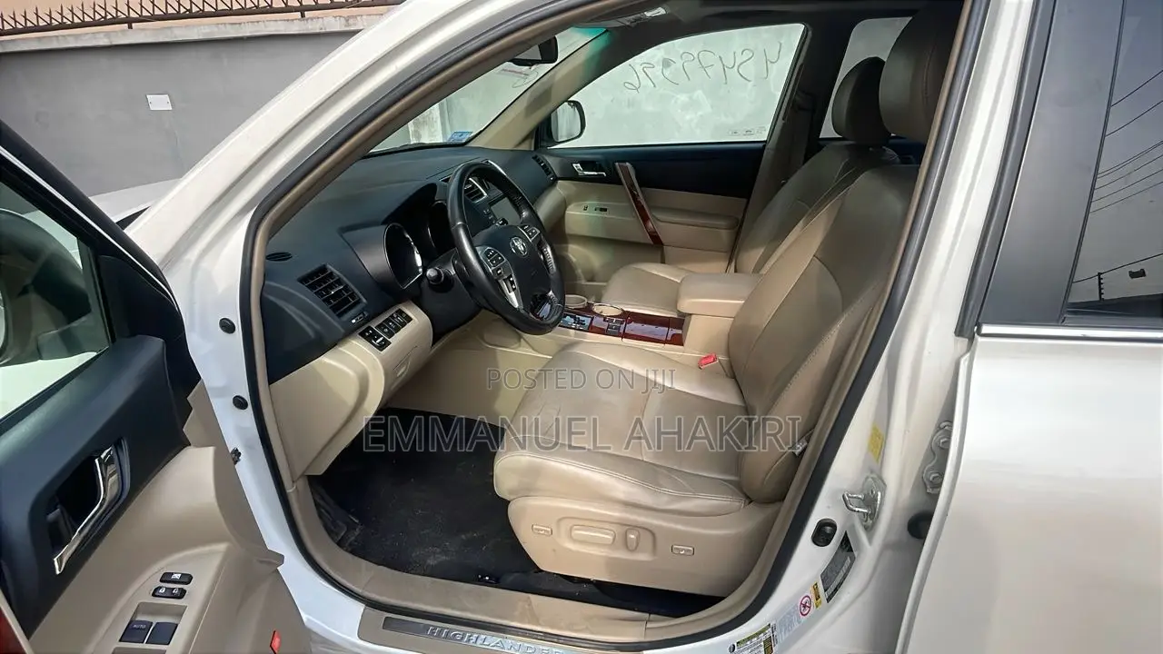Toyota Highlander Limited 2012 Off white