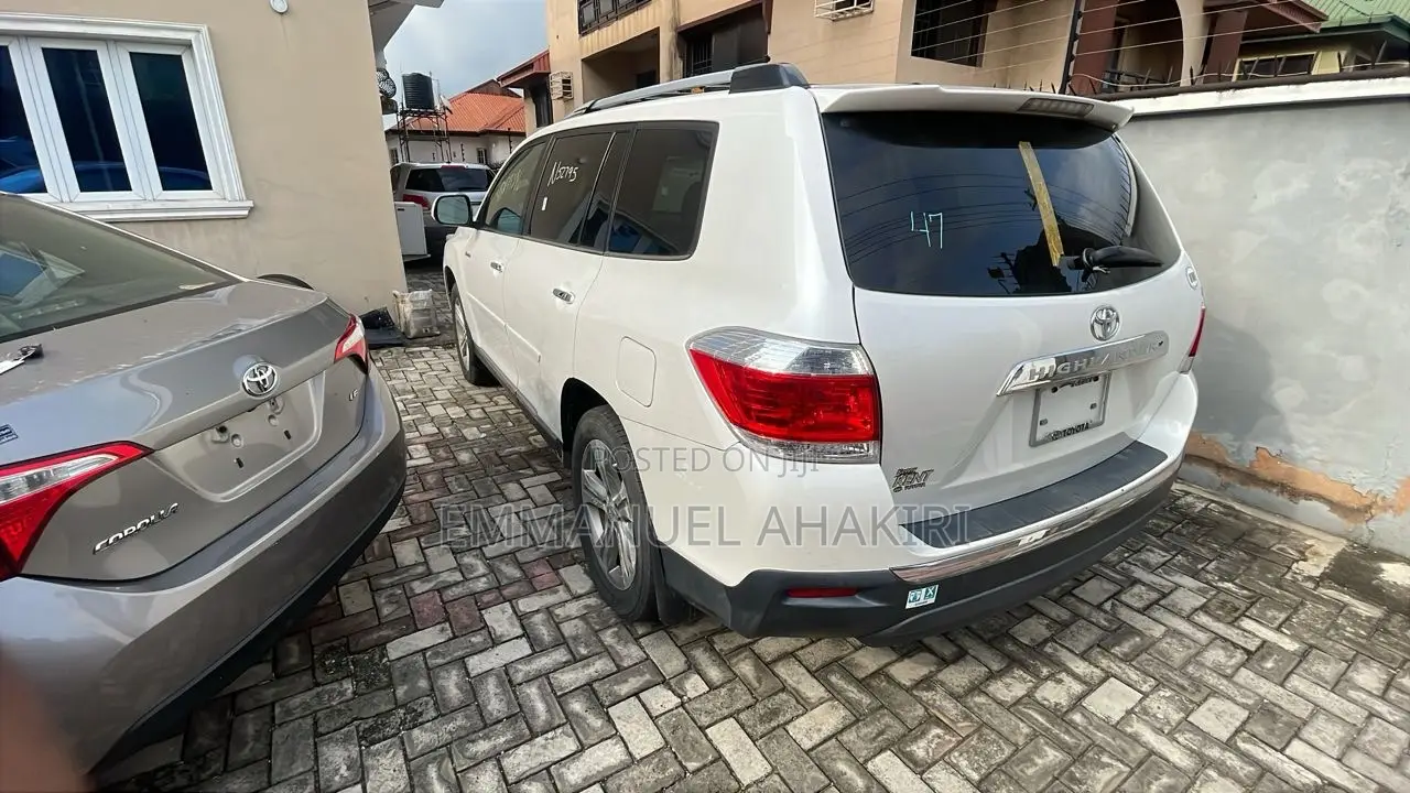 Toyota Highlander Limited 2012 Off white