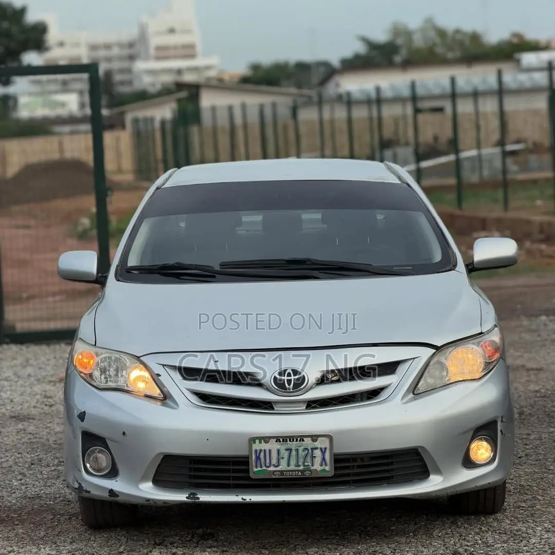 Toyota Corolla 2011 Silver