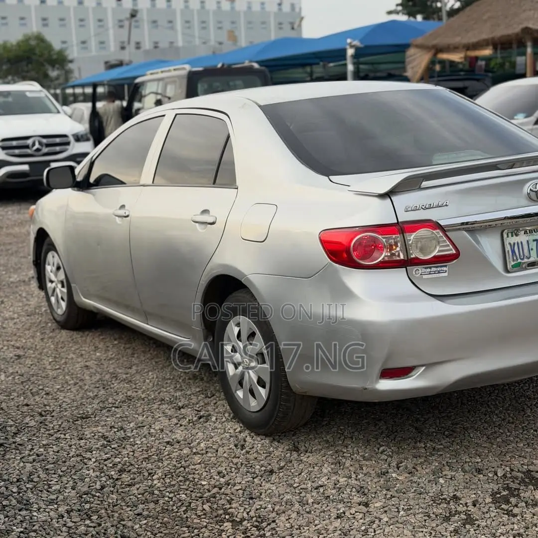 Toyota Corolla 2011 Silver