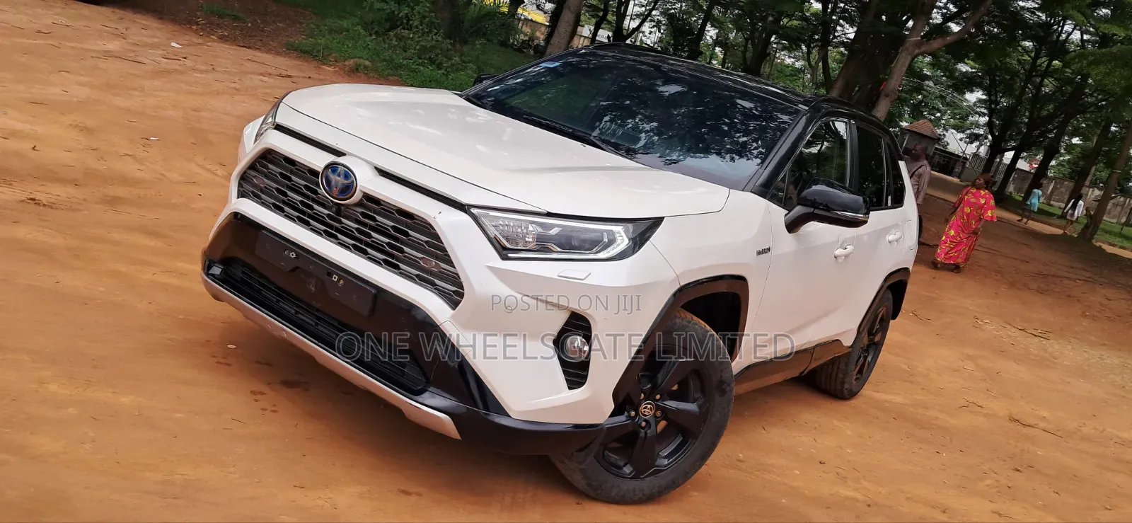 Toyota RAV4 XLE Premium FWD 2020 White